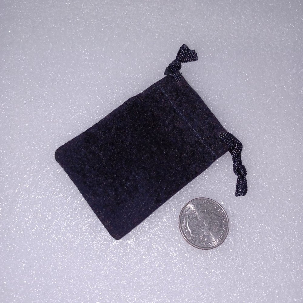 SWAROVSKI ELEMENTS (Light Blue rn-sil 5mm) Stud Earrings In Black Velvet Pouch - Picture 4 of 4